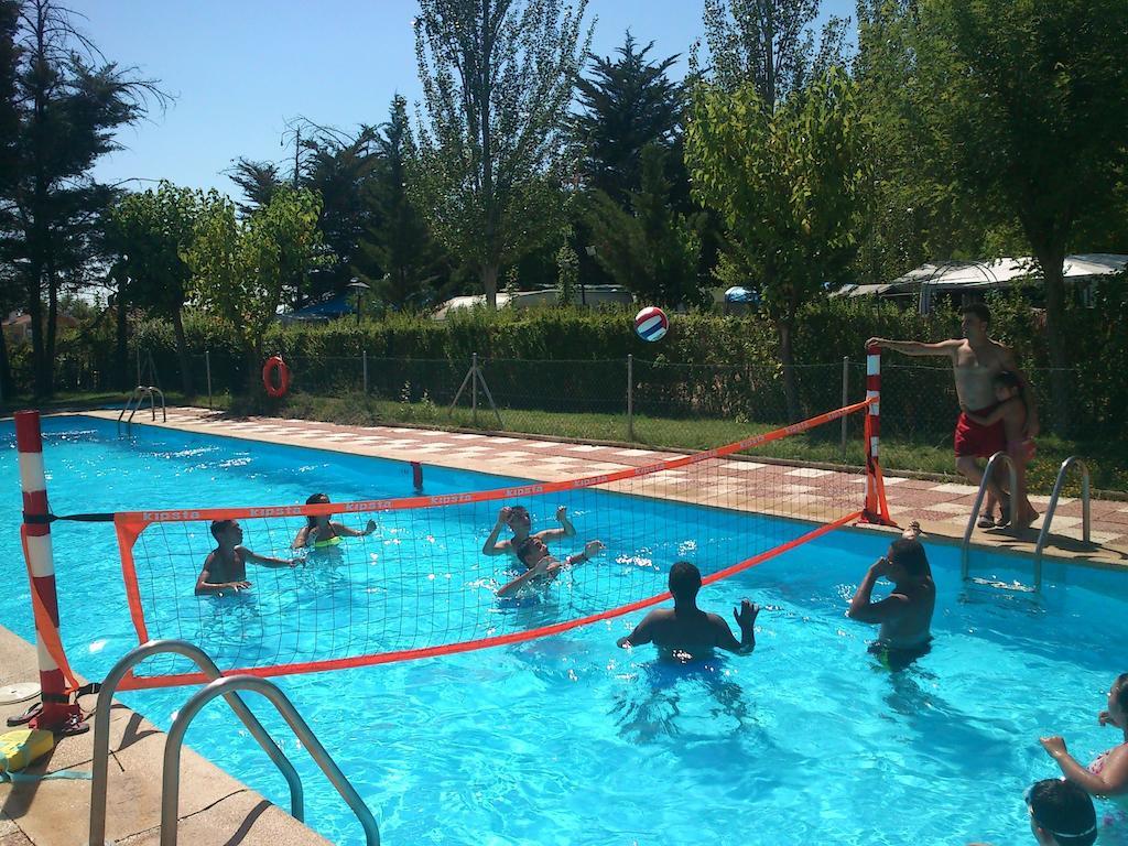 Camping Cubillas Cubillas de Santa Marta Eksteriør billede